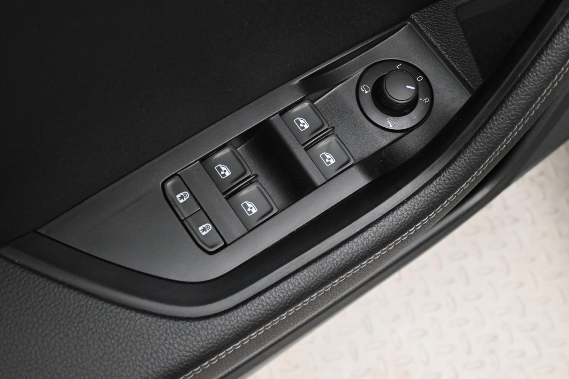 Hlavní fotografie vozu Škoda Superb 2,0 TDI 110kW Style DSG Záruka až 5 let (25)