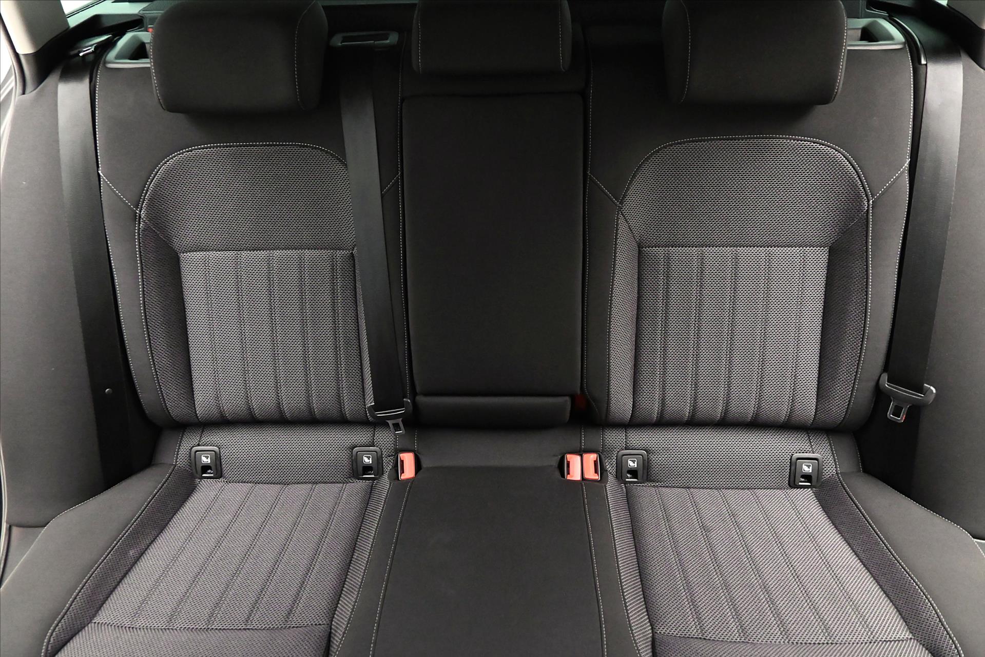 Hlavní fotografie vozu Škoda Superb 2,0 TDI 110kW Style DSG Záruka až 5 let (28)
