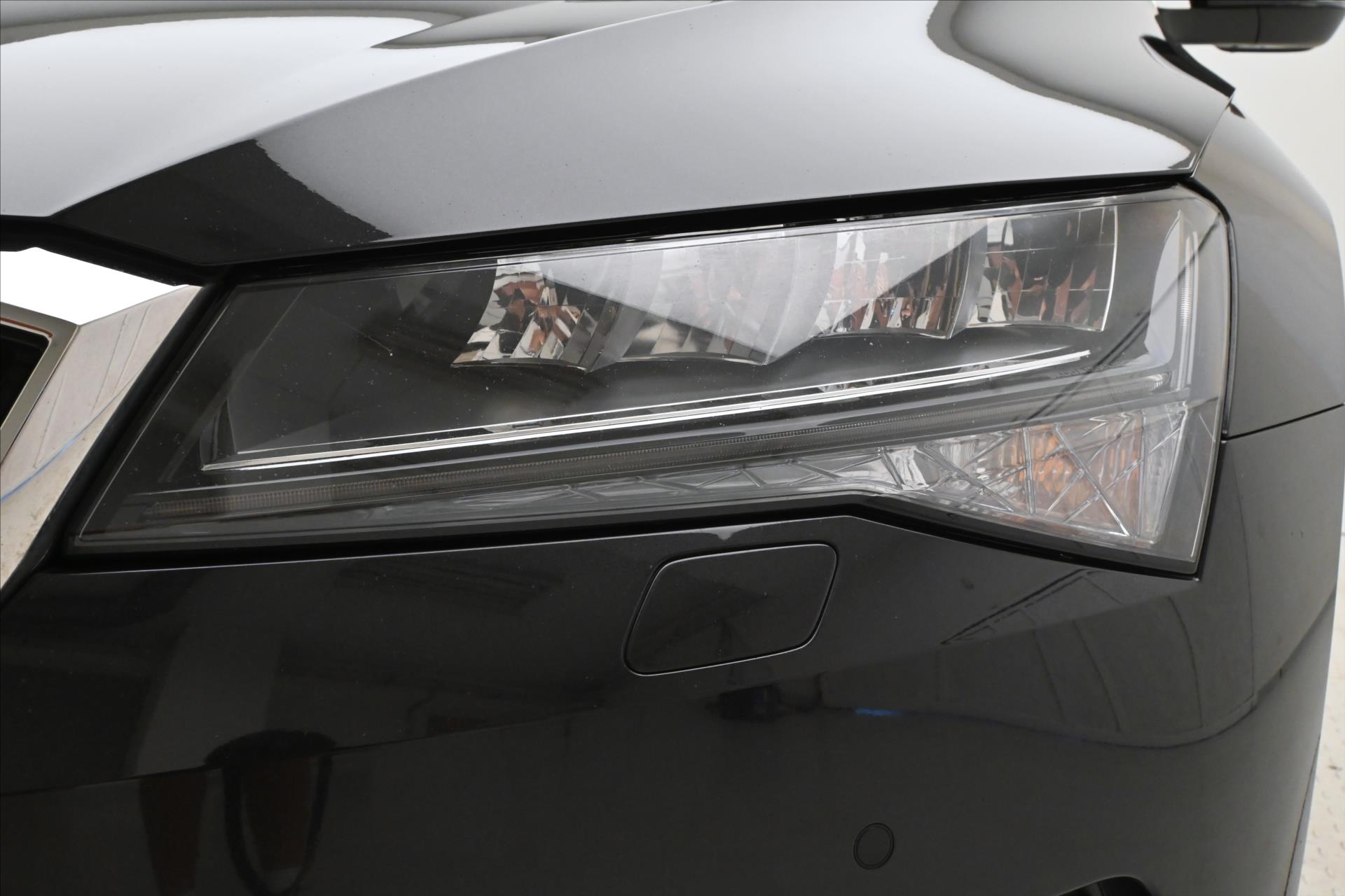 Hlavní fotografie vozu Škoda Superb 2,0 TDI 110kW Style DSG Záruka až 5 let (29)