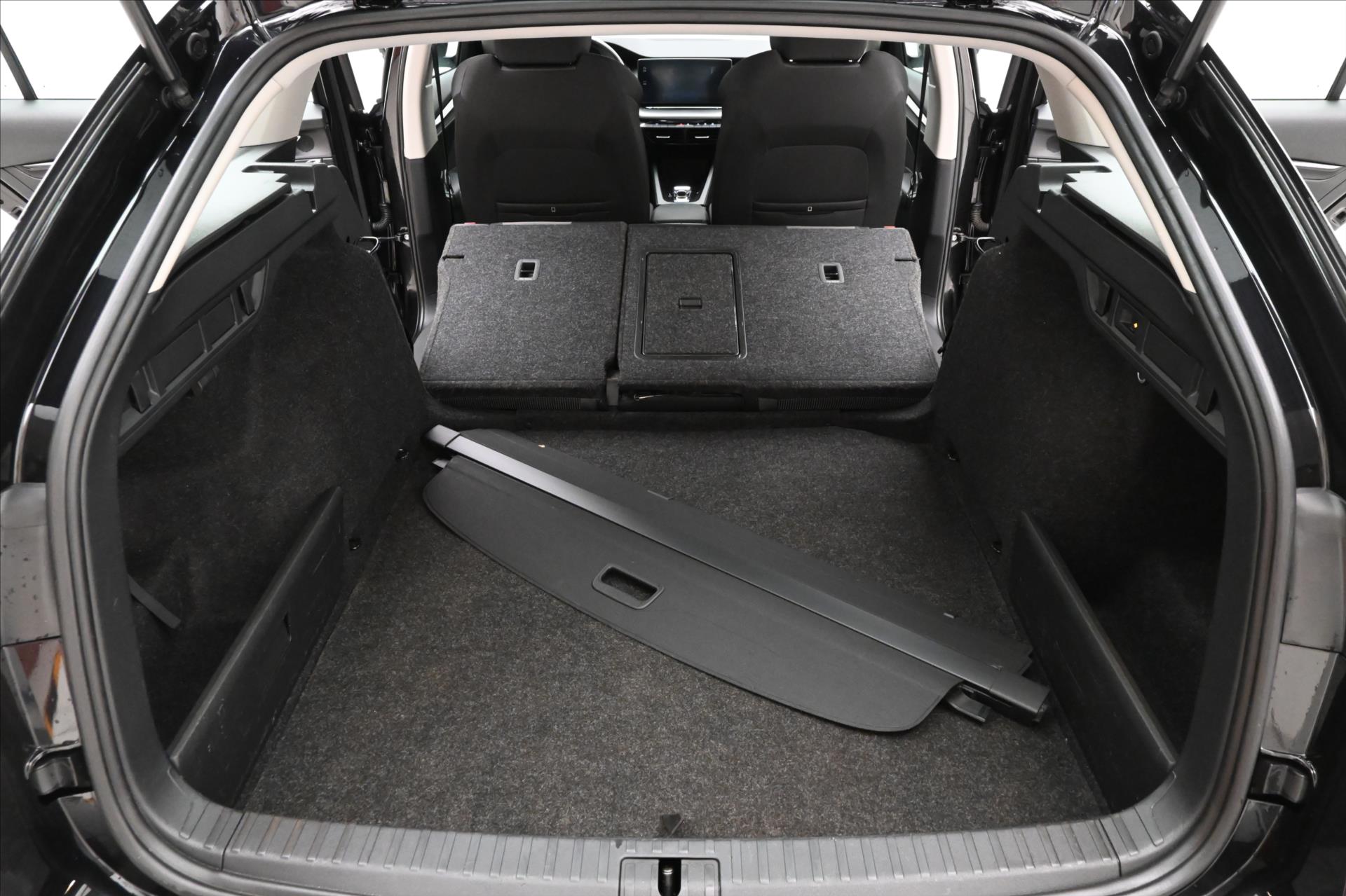 Hlavní fotografie vozu Škoda Octavia 1,0 TSI 81kW M-HEV DSG Záruka až 5 let (11)