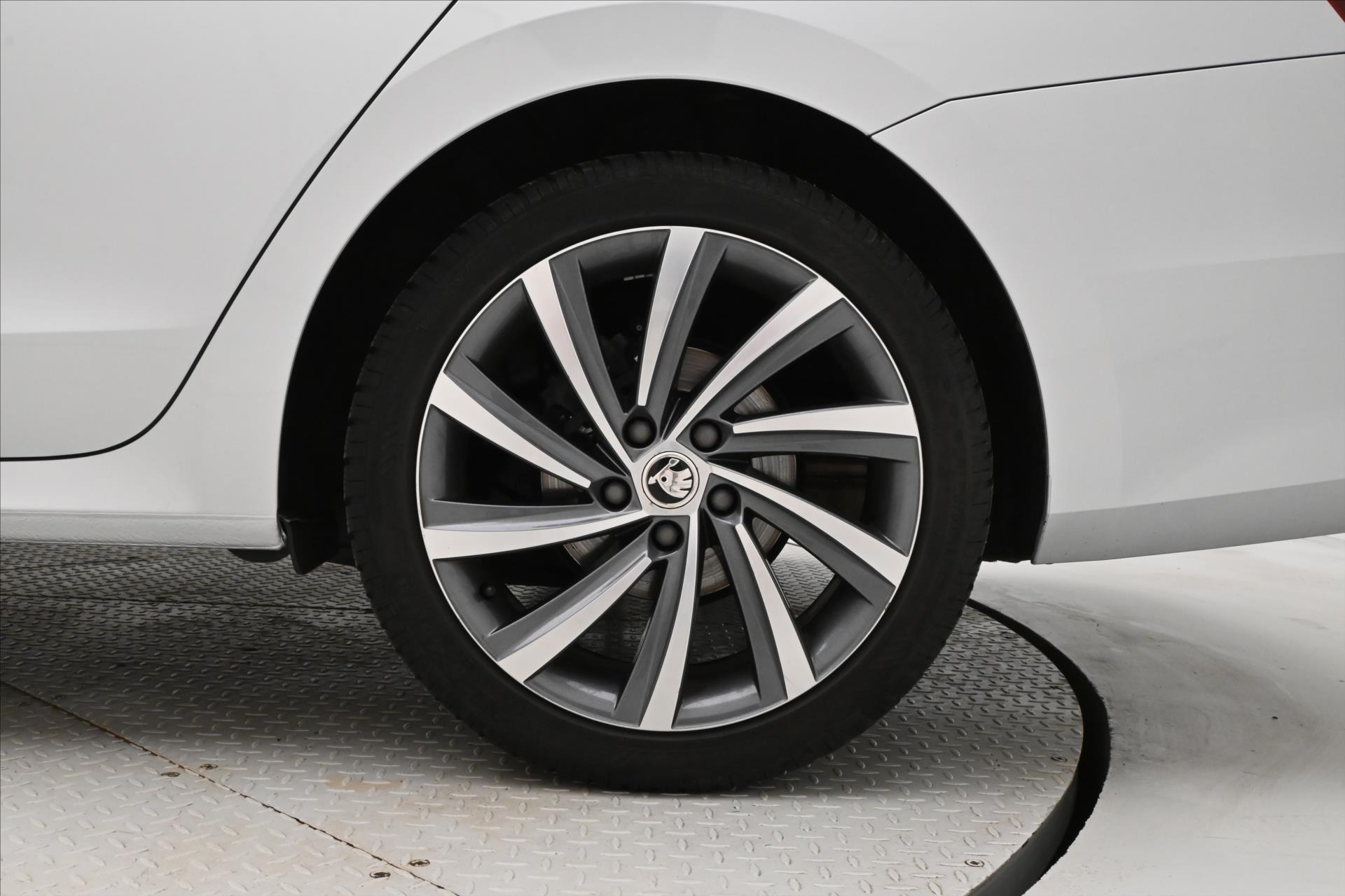Hlavní fotografie vozu Škoda Octavia 1,5 TSI 110kW Style Manuál Záruka až 5 let (32)