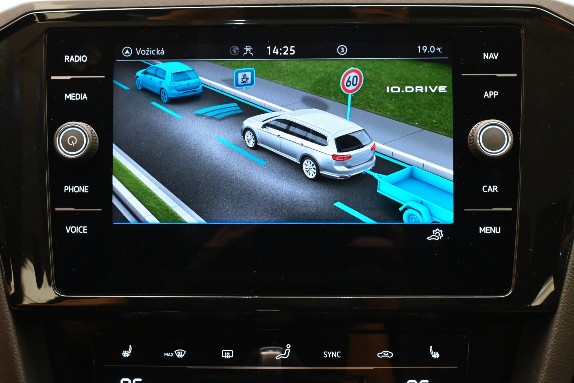 Main photo of the car Volkswagen Passat 2.0 TDI 147kW DSG Business Warranty up to 5 years (21)