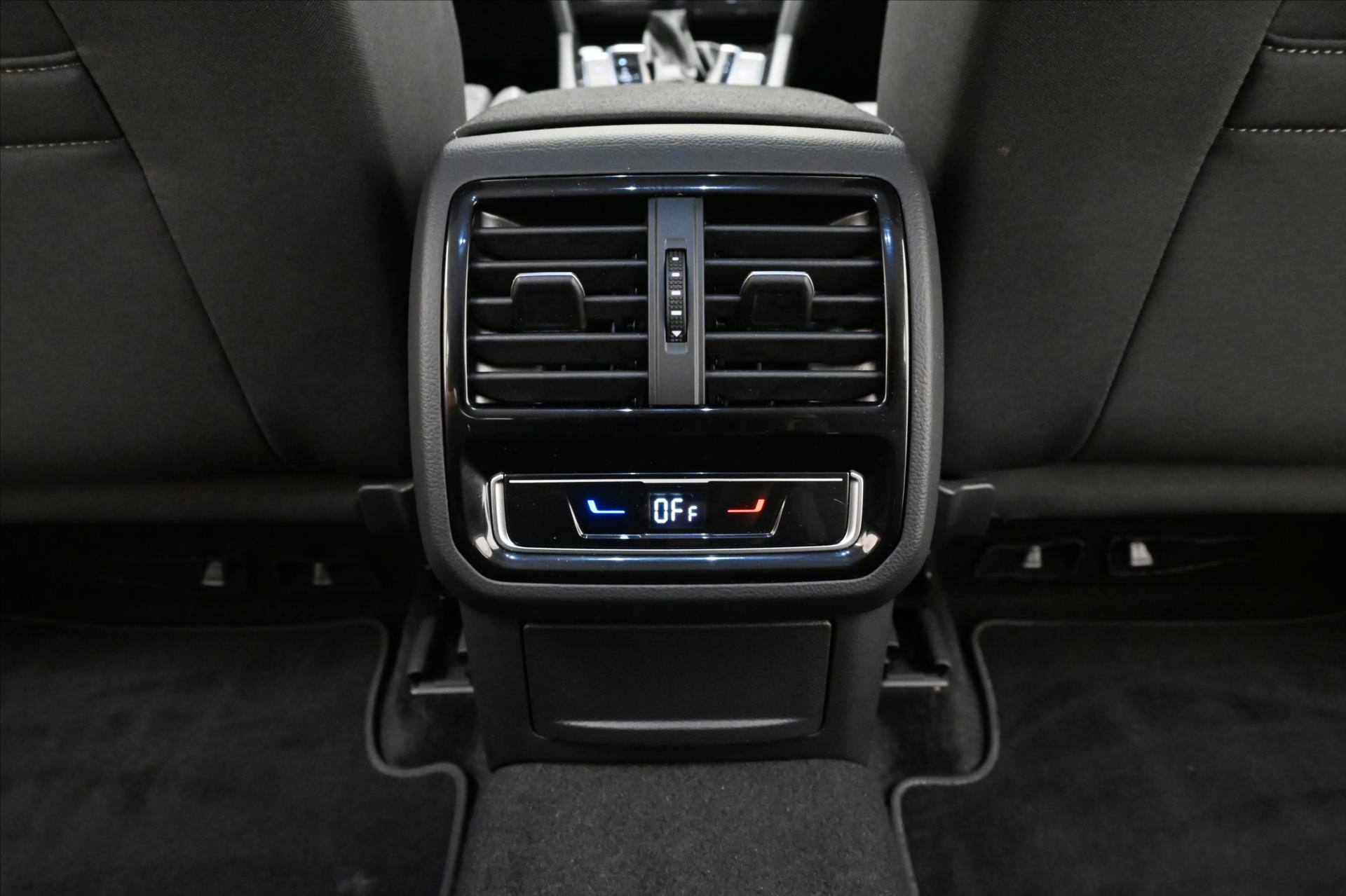 Main photo of the car Volkswagen Passat 2.0 TDI 147kW DSG Business Warranty up to 5 years (23)