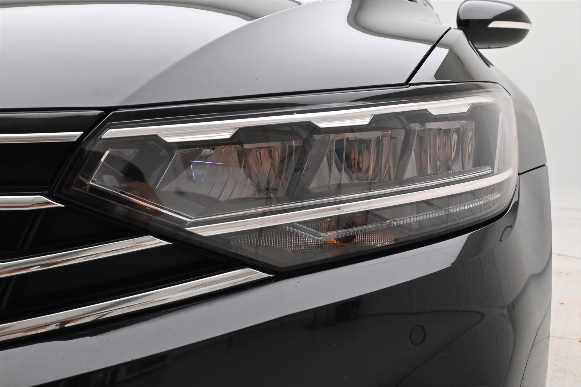 Main photo of the car Volkswagen Passat 2.0 TDI 147kW DSG Business Warranty up to 5 years (31)