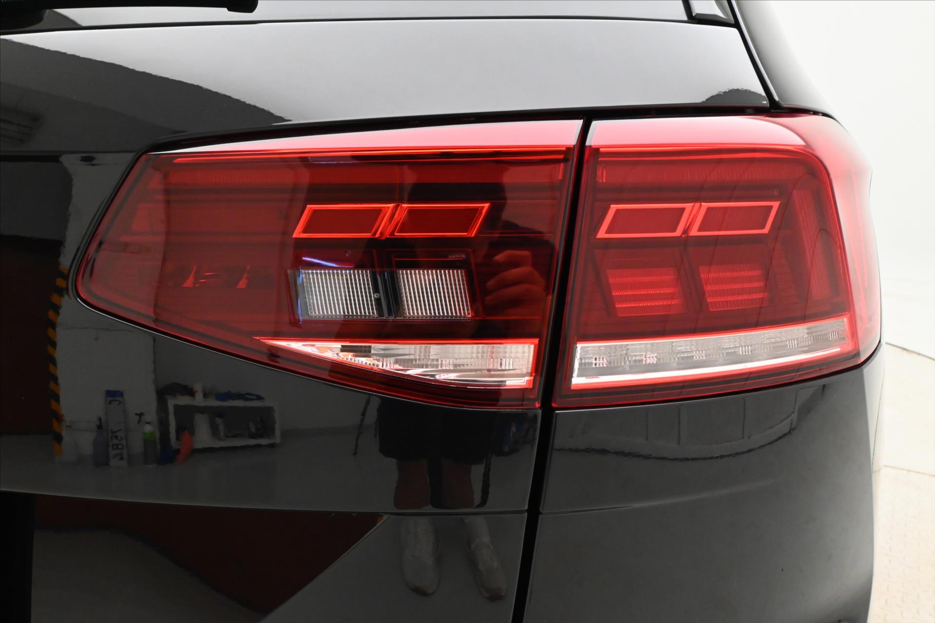Main photo of the car Volkswagen Passat 2.0 TDI 147kW DSG Business Warranty up to 5 years (32)