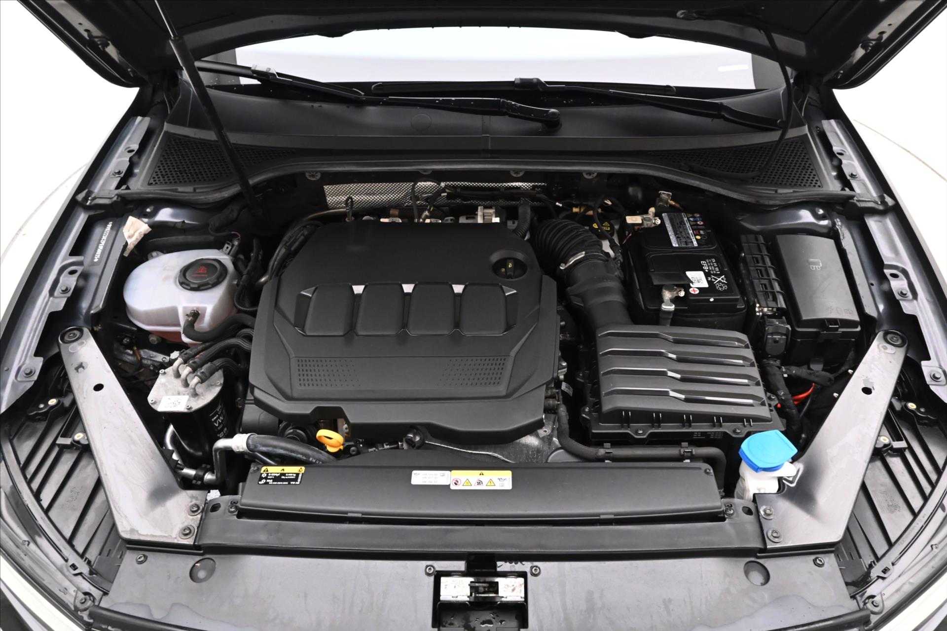 Main photo of the car Volkswagen Passat 2.0 TDI 147kW DSG Business Warranty up to 5 years (10)