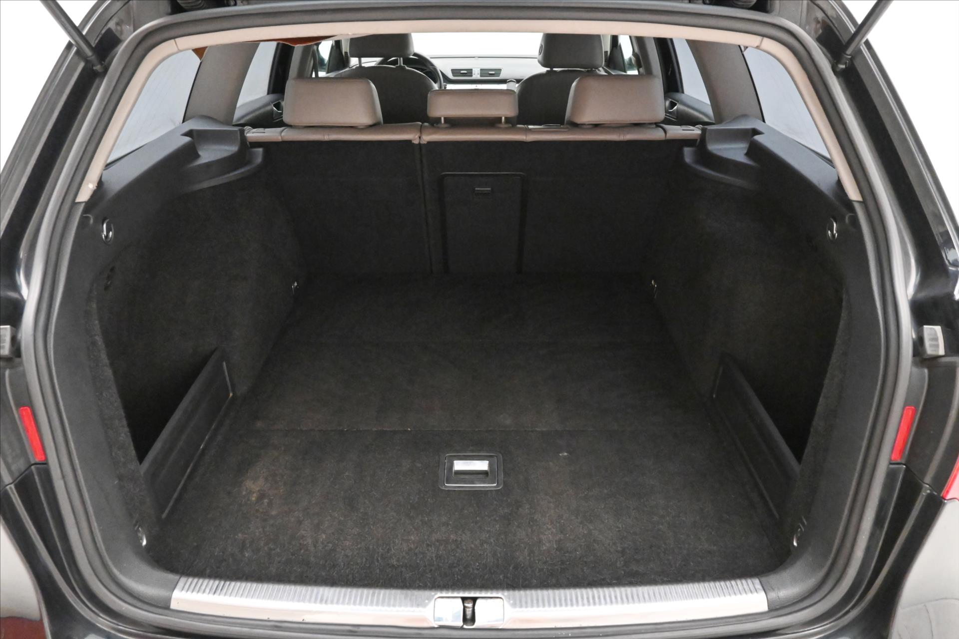 Hlavní fotografie vozu Volkswagen Passat 2,0 103kW NOVÁ STK 4/28 (10)