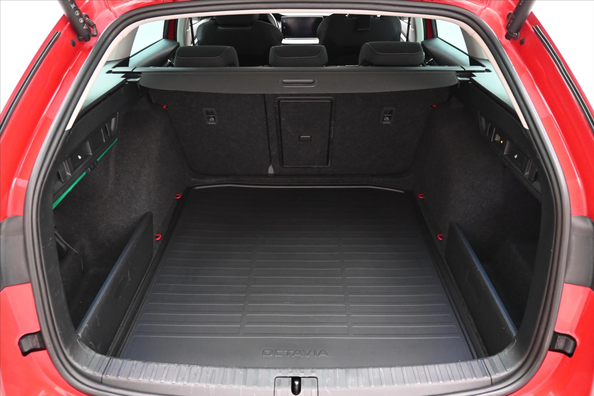Main photo of the car Skoda Octavia 2.0 TDI 110 kW TOUR Warranty up to 5 years (10)