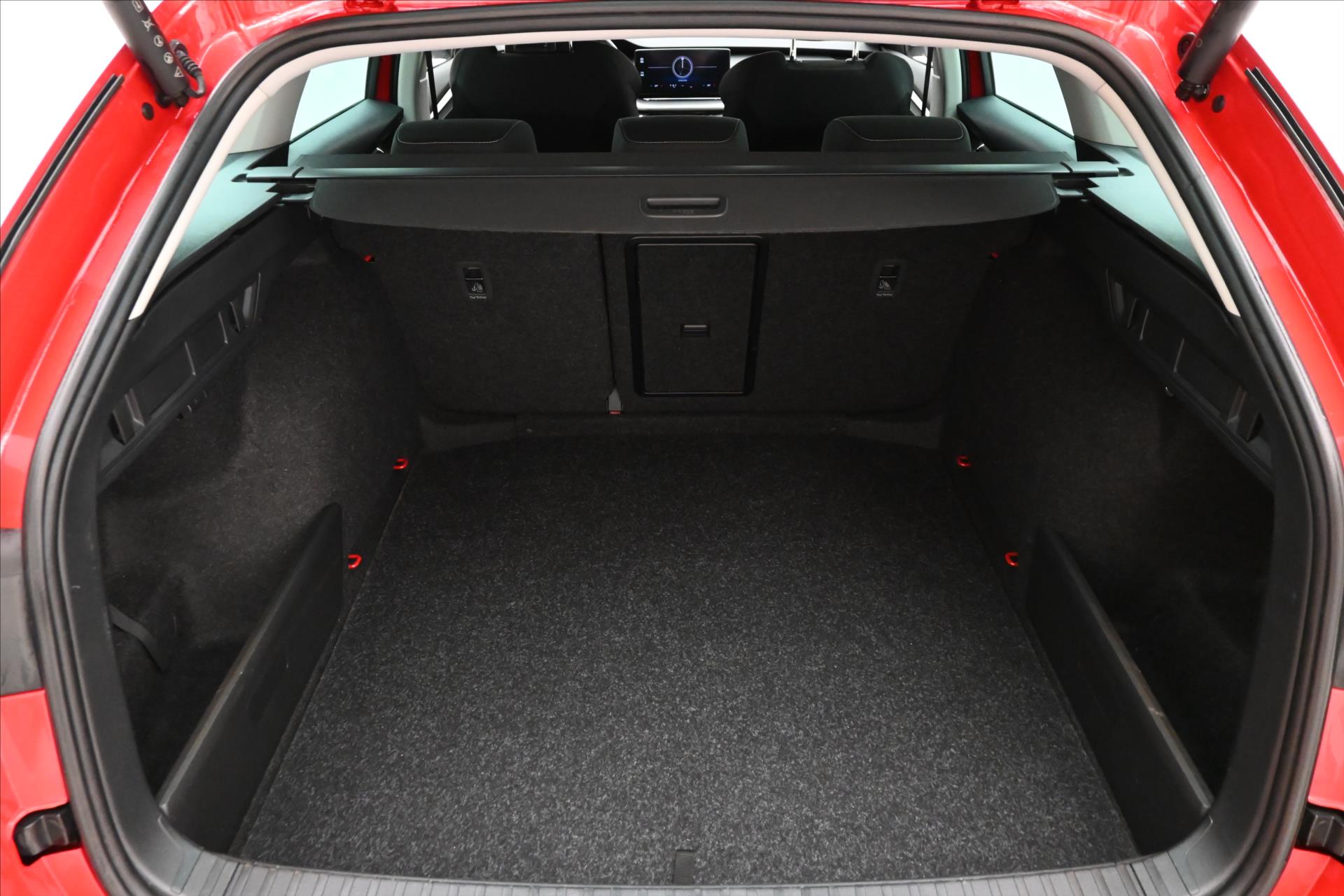 Hlavní fotografie vozu Škoda Octavia 2,0 110kW DSG Ambition Záruka až 5 let (10)