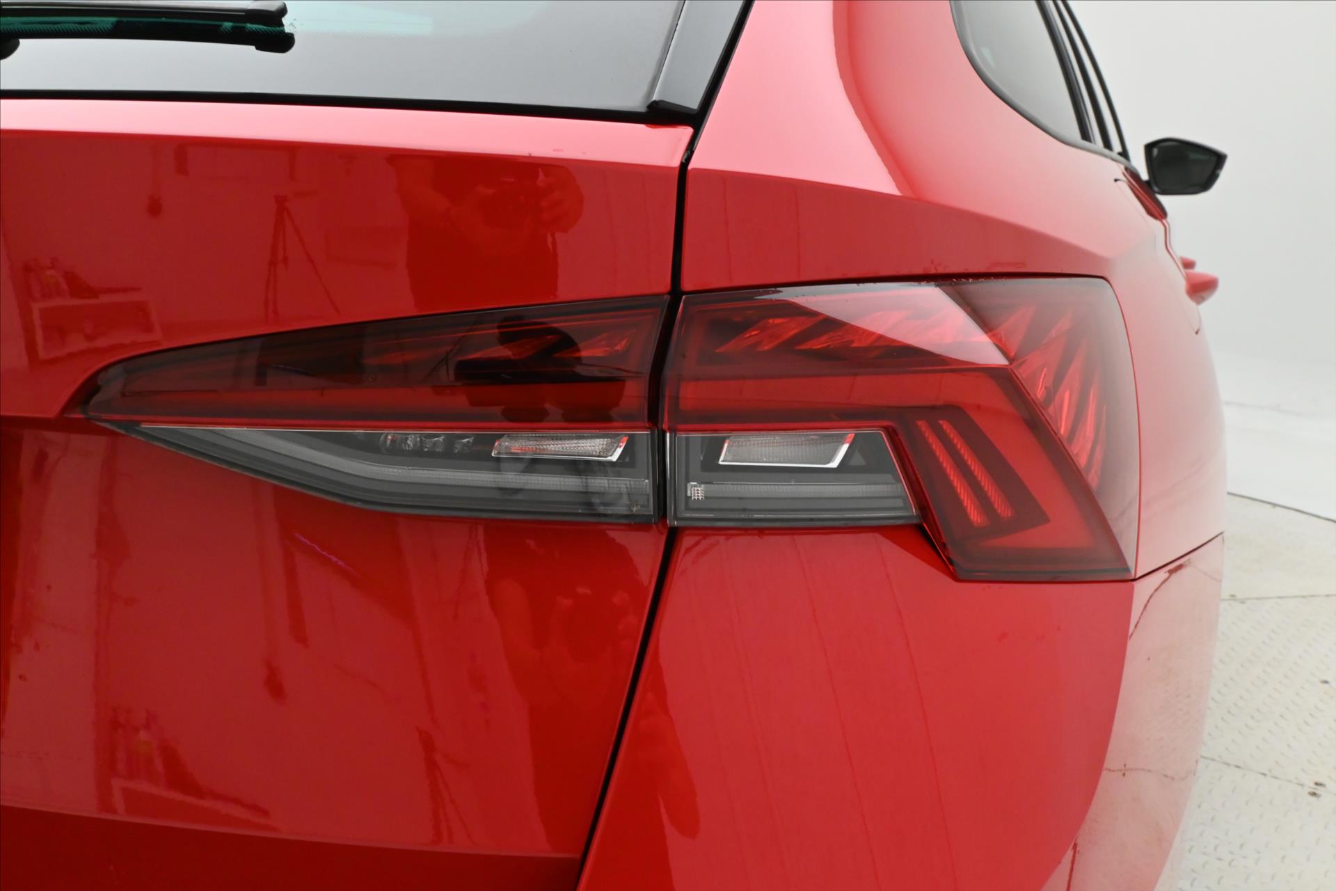 Hlavní fotografie vozu Škoda Octavia 2,0 110kW DSG Ambition Záruka až 5 let (30)