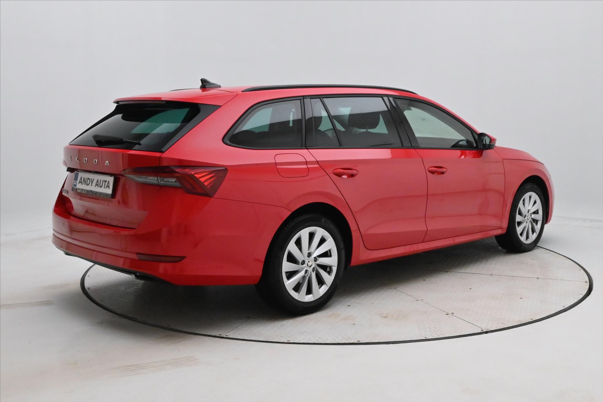 Hlavní fotografie vozu Škoda Octavia 2,0 110kW DSG Ambition Záruka až 5 let (6)