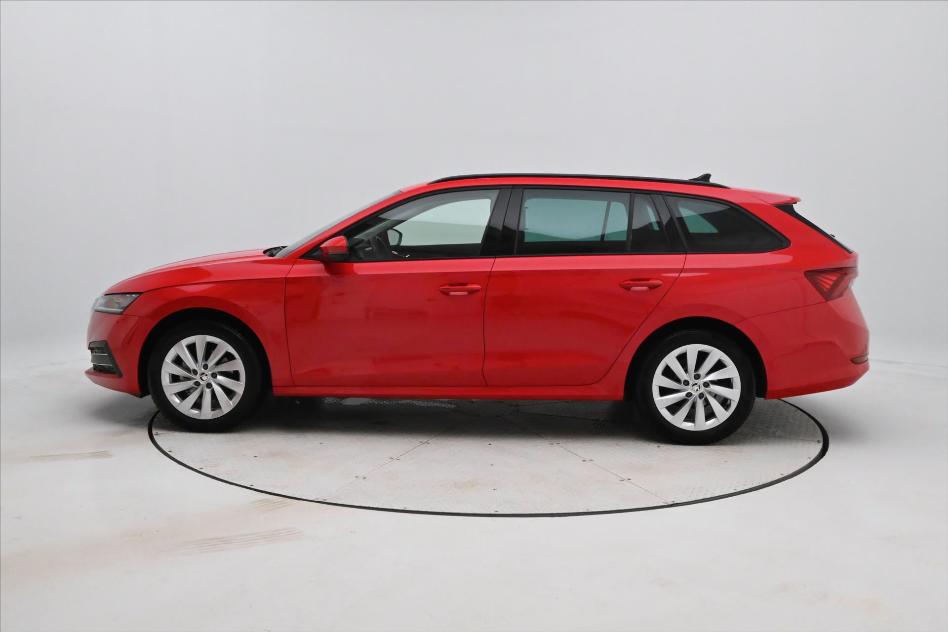 Hlavní fotografie vozu Škoda Octavia 2,0 110kW DSG Ambition Záruka až 5 let (9)
