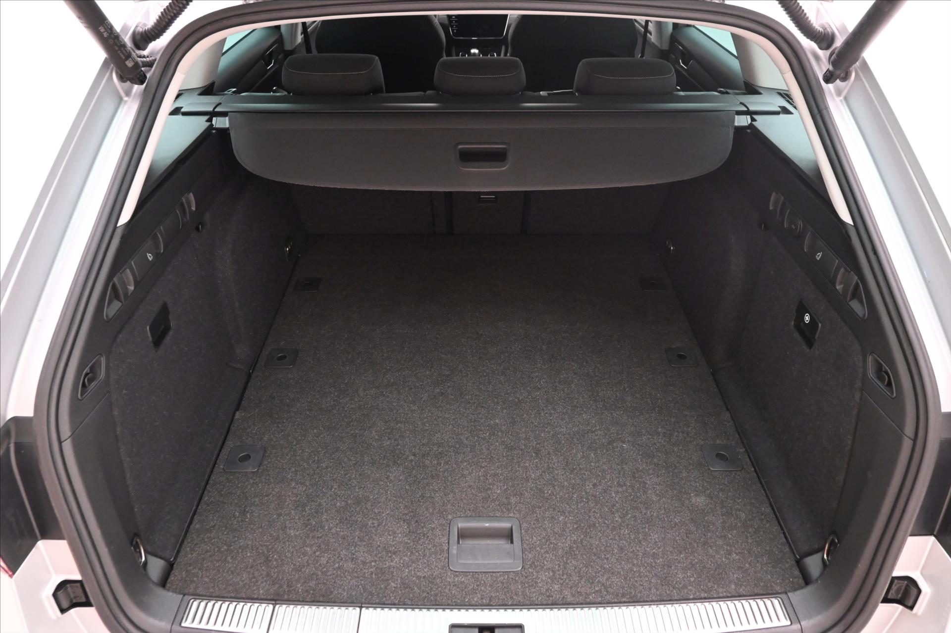 Hlavní fotografie vozu Škoda Superb 2,0 TDI 147 kW DSG 4x4 STYLE Záruka až 5 let (10)