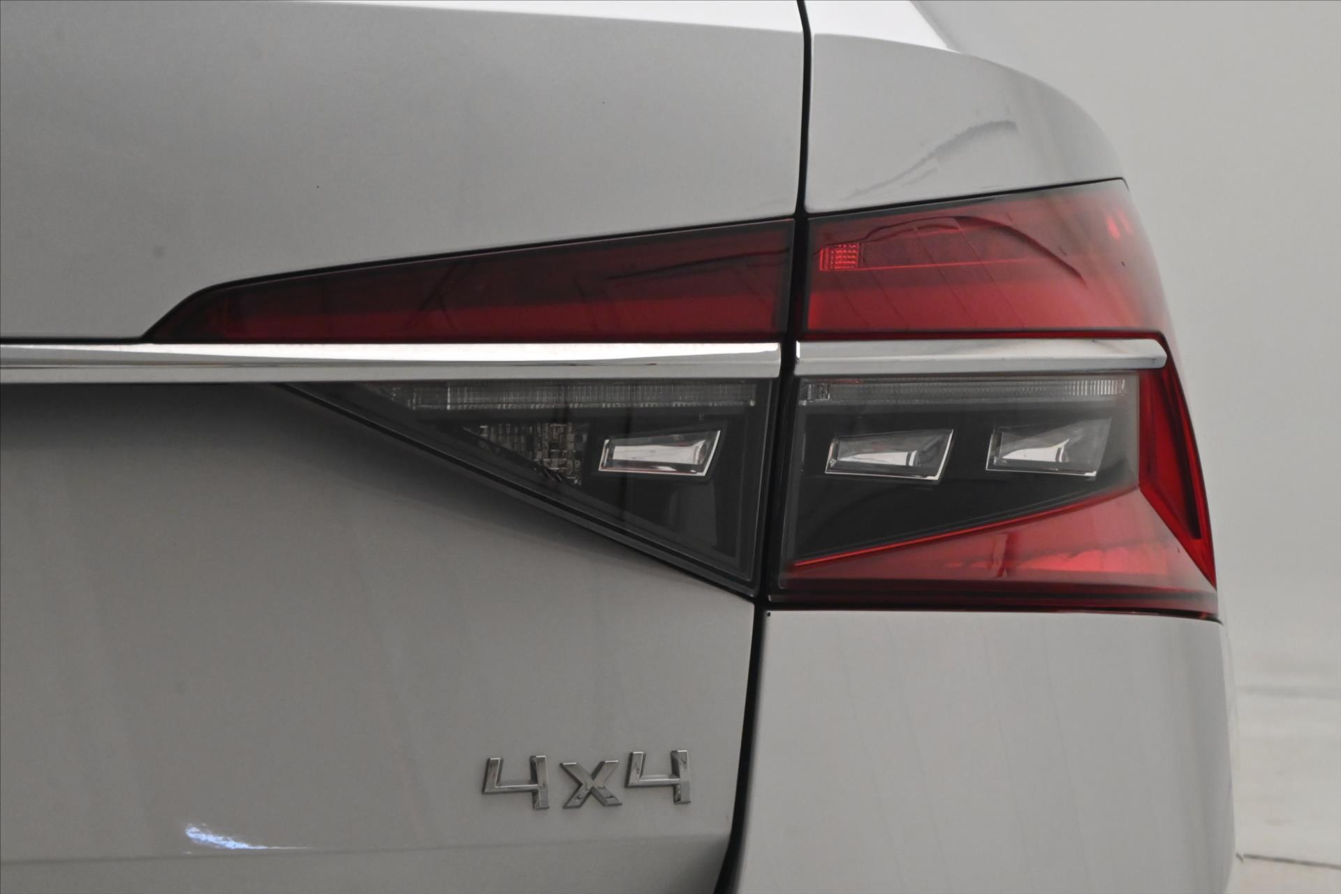 Hlavní fotografie vozu Škoda Superb 2,0 TDI 147 kW DSG 4x4 STYLE Záruka až 5 let (31)