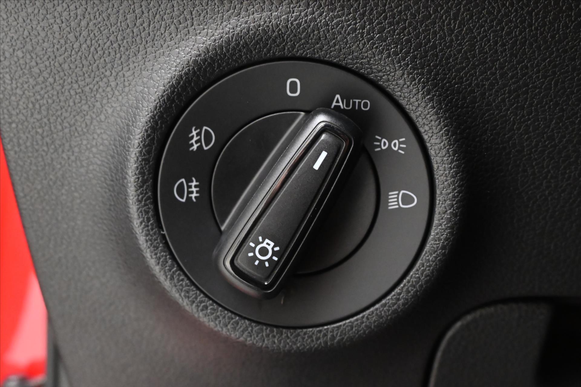 Hlavní fotografie vozu Škoda Karoq 2,0 TDI 110kW 4x4 DSG Ambition Záruka až 5 let (26)