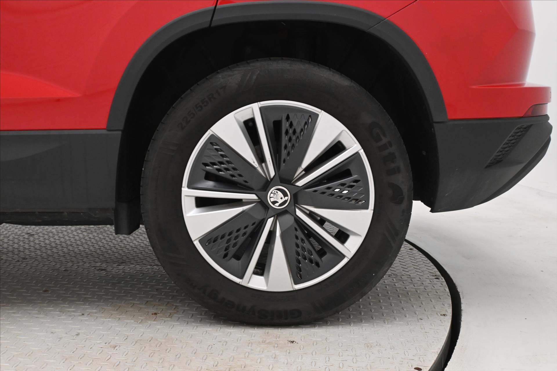 Hlavní fotografie vozu Škoda Karoq 2,0 TDI 110kW 4x4 DSG Ambition Záruka až 5 let (30)