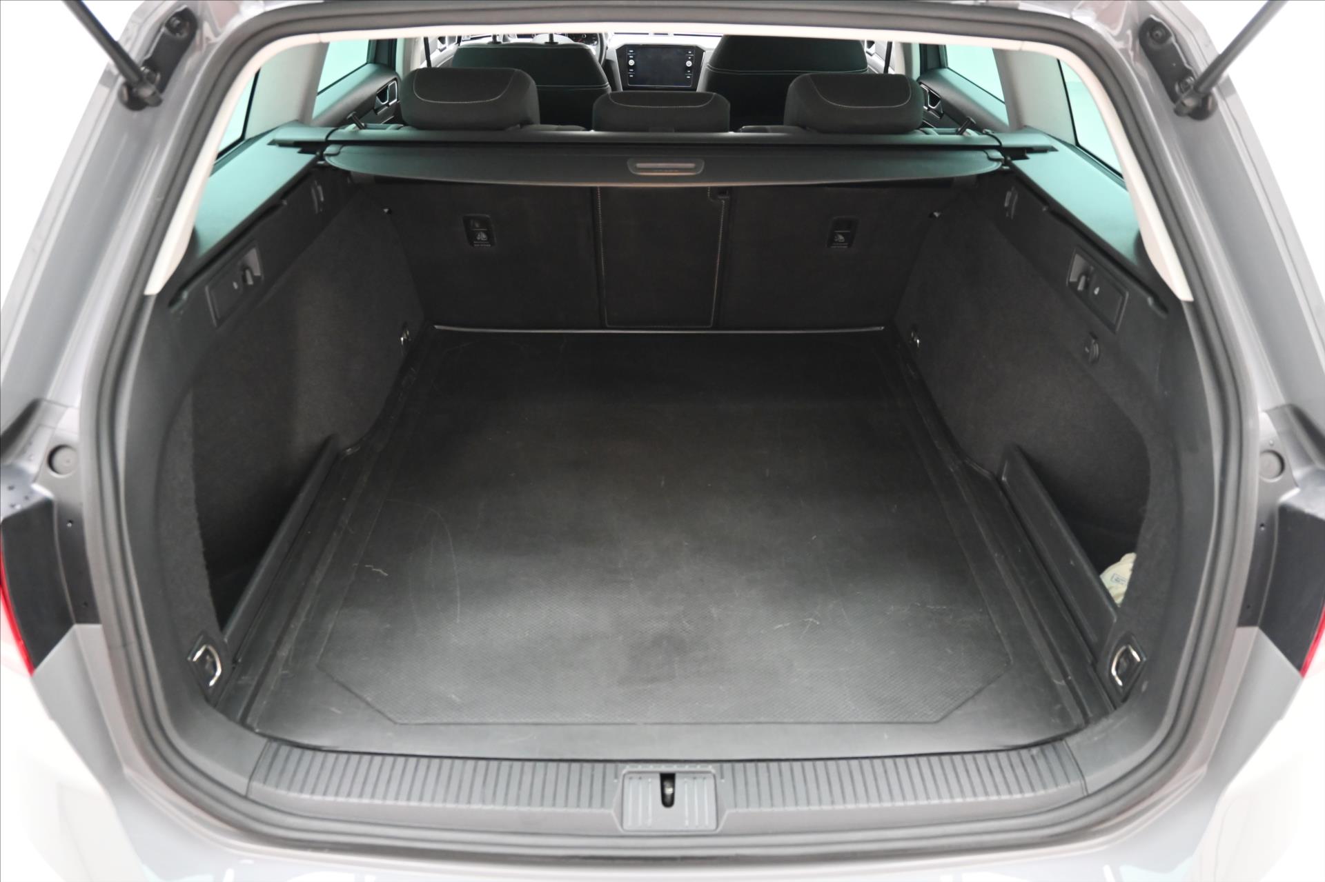 Main photo of the car Volkswagen Passat 2.0 TDI 110kW DSG Business Warranty up to 5 years (10)