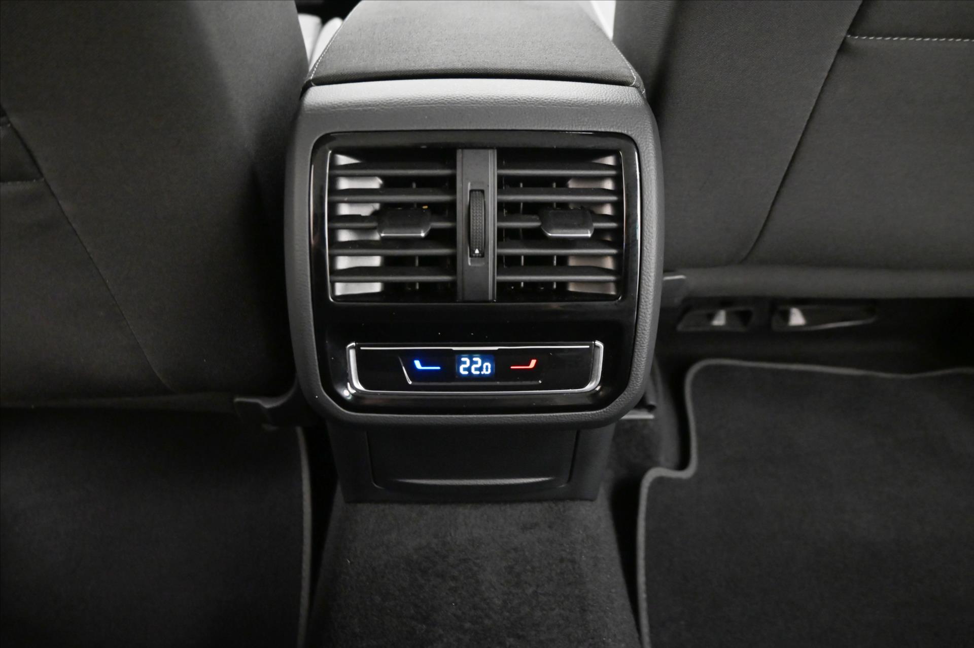 Main photo of the car Volkswagen Passat 2.0 TDI 110kW DSG Business Warranty up to 5 years (22)