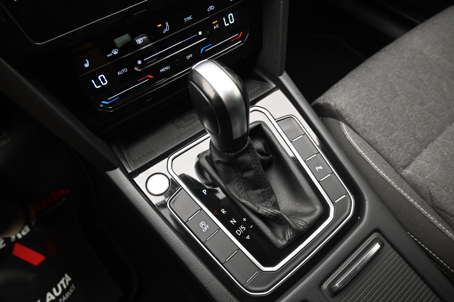 Main photo of the car Volkswagen Passat 2.0 TDI 110kW DSG Business Warranty up to 5 years (23)