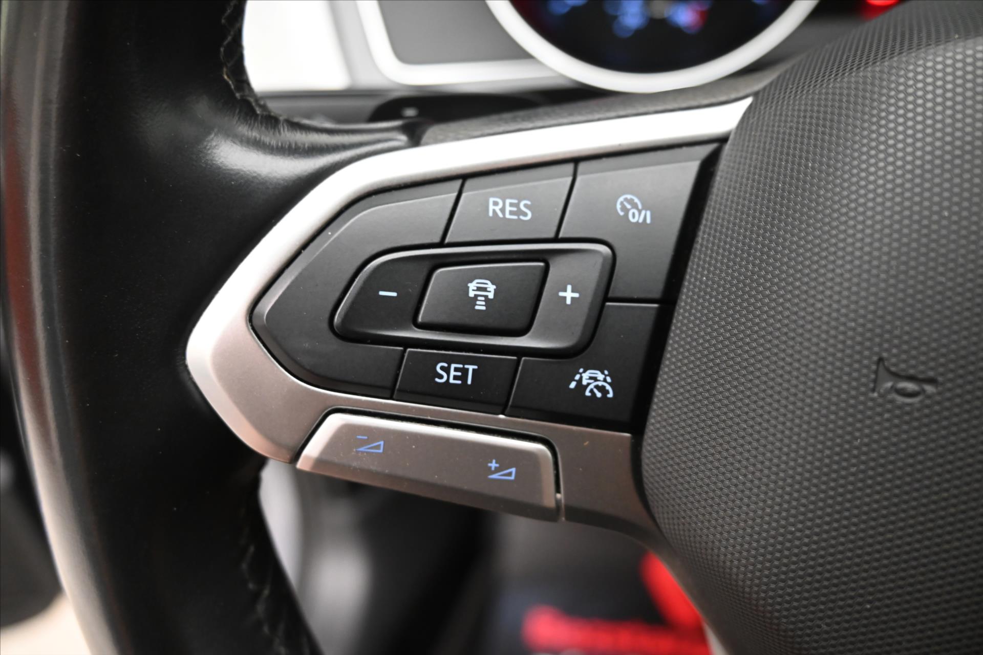 Main photo of the car Volkswagen Passat 2.0 TDI 110kW DSG Business Warranty up to 5 years (24)