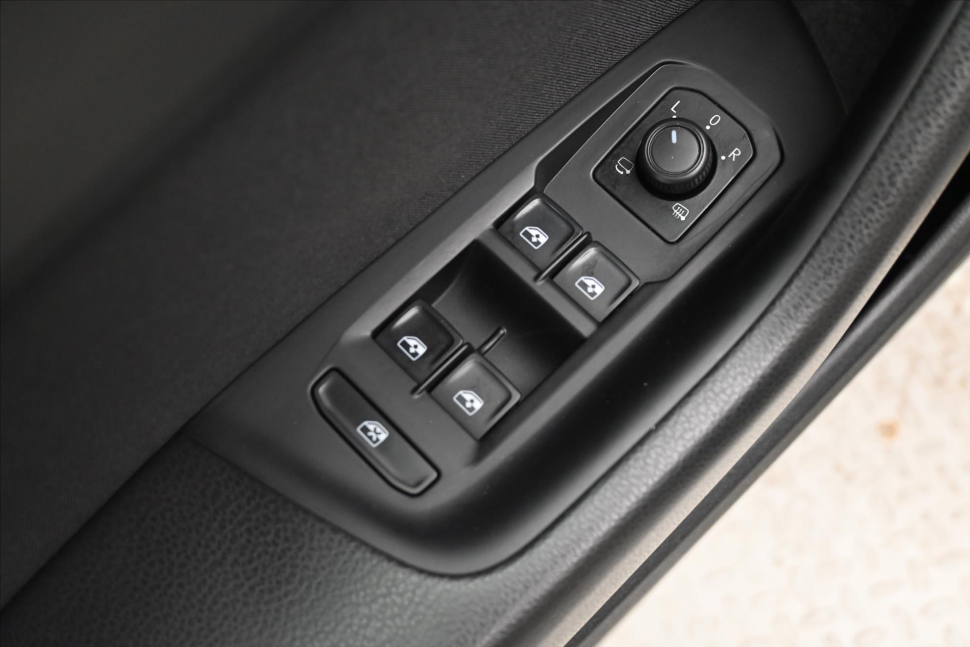 Main photo of the car Volkswagen Passat 2.0 TDI 110kW DSG Business Warranty up to 5 years (26)