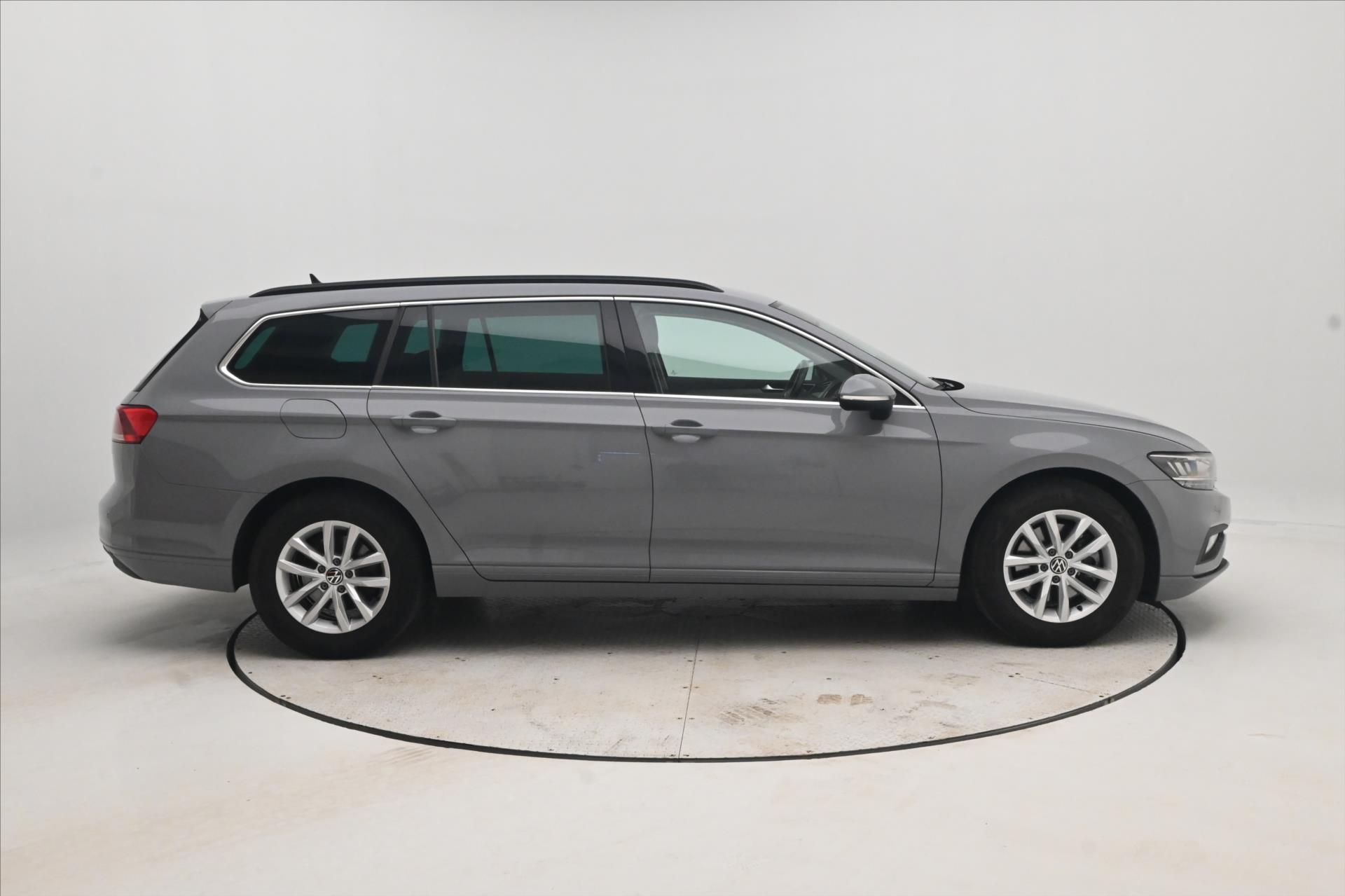 Main photo of the car Volkswagen Passat 2.0 TDI 110kW DSG Business Warranty up to 5 years (4)