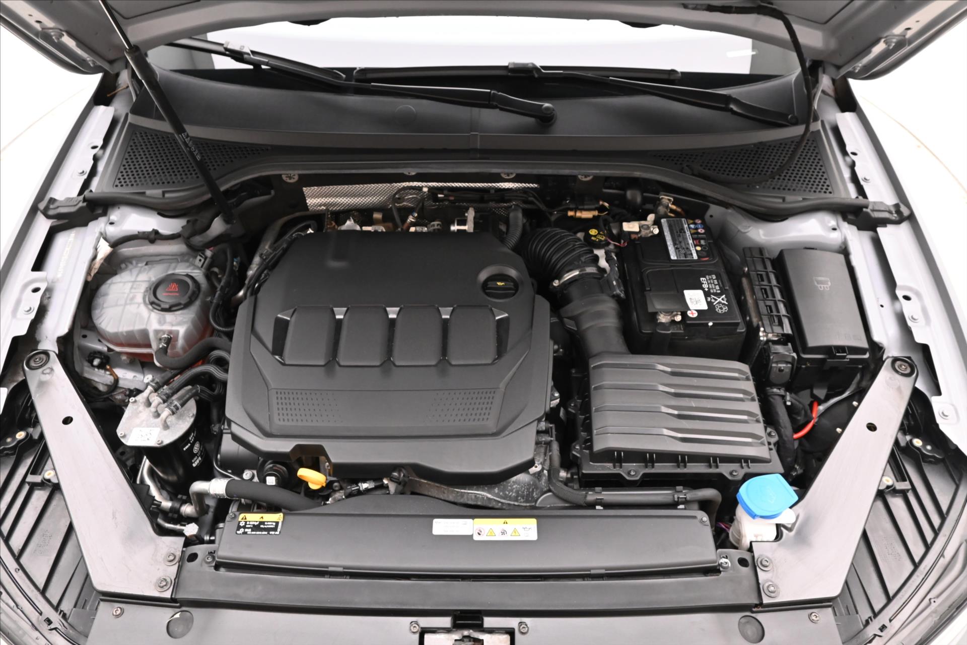 Main photo of the car Volkswagen Passat 2.0 TDI 110kW DSG Business Warranty up to 5 years (9)