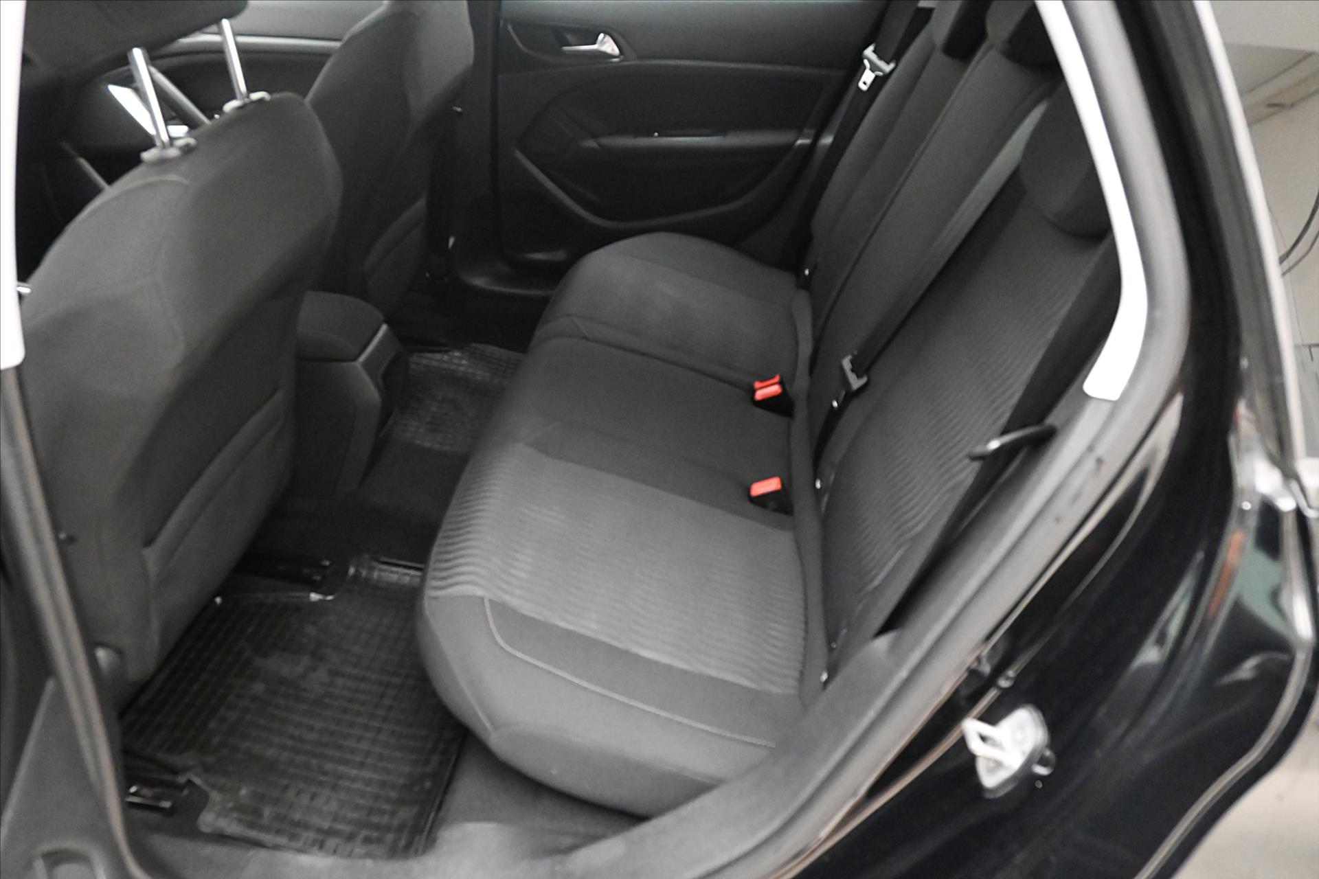 Hlavní fotografie vozu Peugeot 308 1,6 BlueHDi 73kW tažné Záruka až 5 let (14)