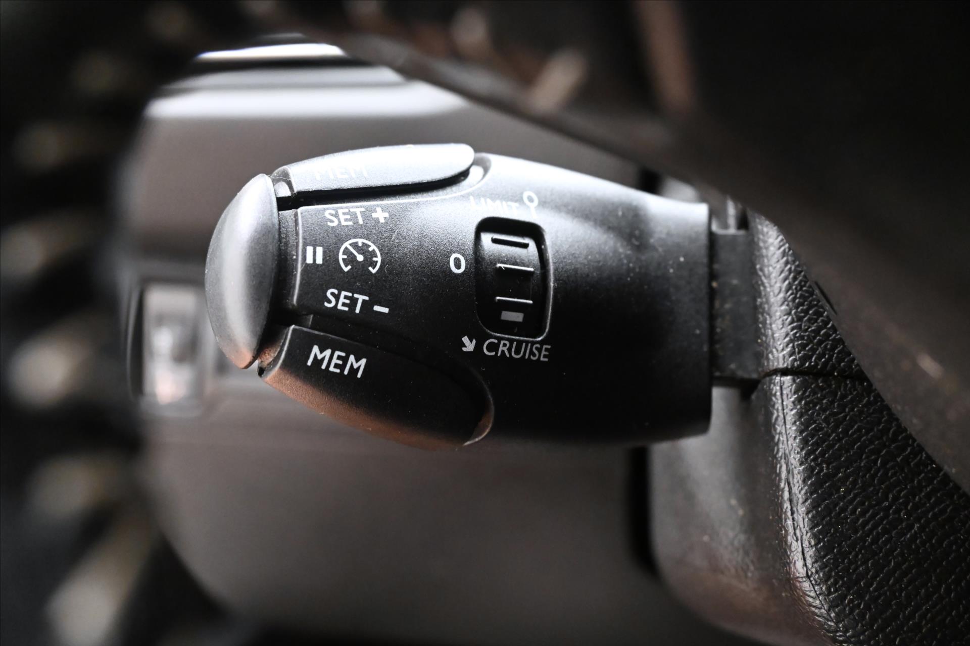 Hlavní fotografie vozu Peugeot 308 1,6 BlueHDi 73kW tažné Záruka až 5 let (22)