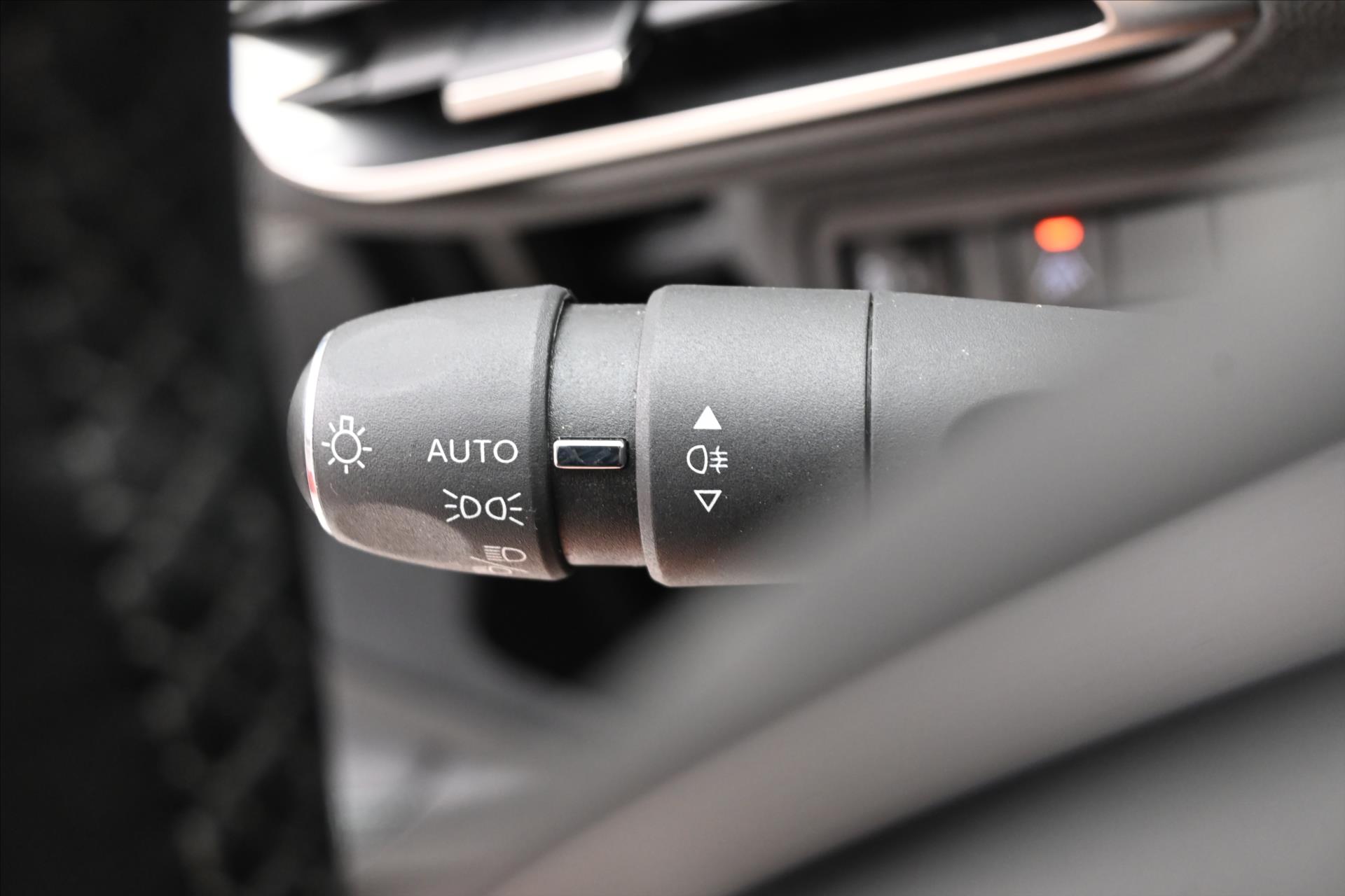 Hlavní fotografie vozu Peugeot 5008 1,5 96kW BlueHDi 7 míst Záruka až 5 let (24)