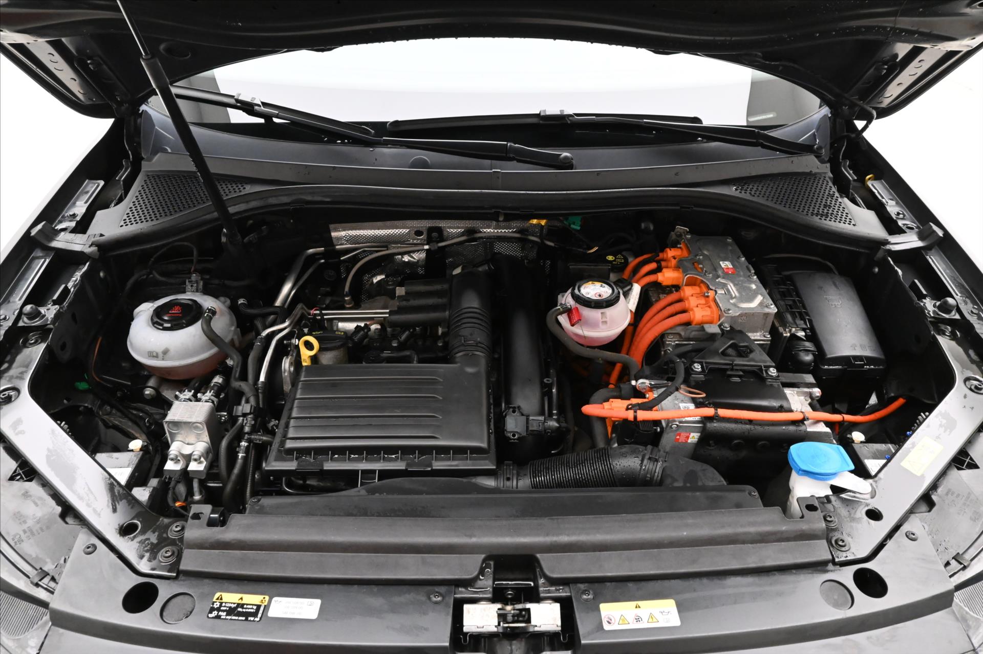 Hlavní fotografie vozu Volkswagen Tiguan 1,4 TSI eHybrid 110kW DSG Záruka až 5 let (9)