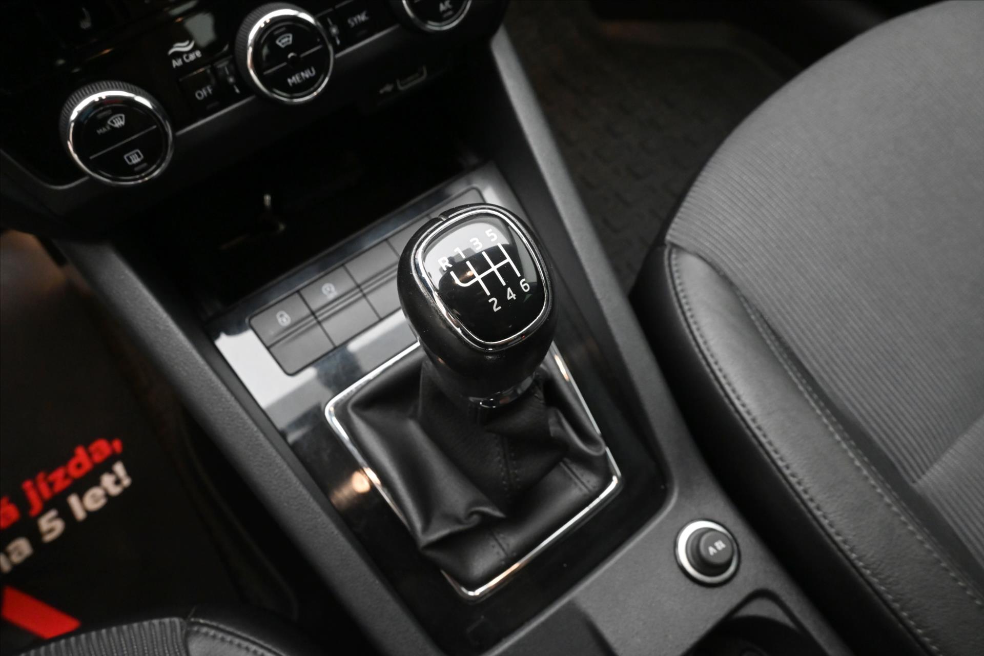 Hlavní fotografie vozu Škoda Octavia 1,5 TSI 110kW Style Tažné Záruka až 5 let (22)