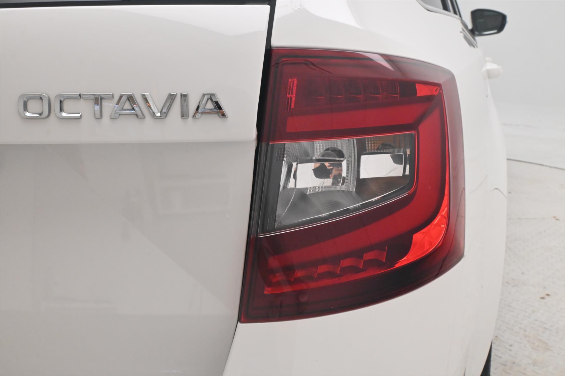 Hlavní fotografie vozu Škoda Octavia 1,5 TSI 110kW Style Tažné Záruka až 5 let (29)