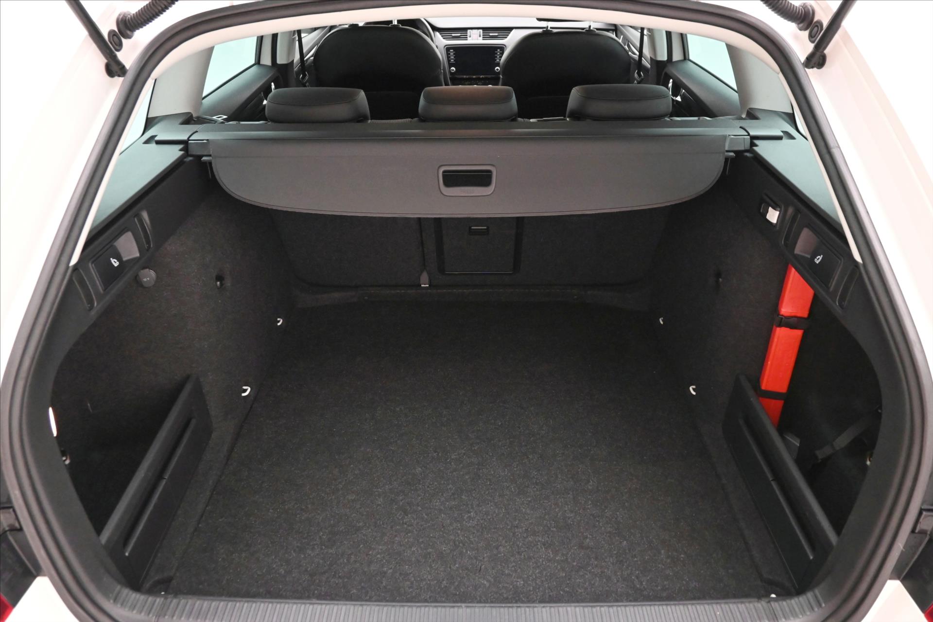 Hlavní fotografie vozu Škoda Octavia 1,5 TSI 110kW Style Záruka až 5 let (10)