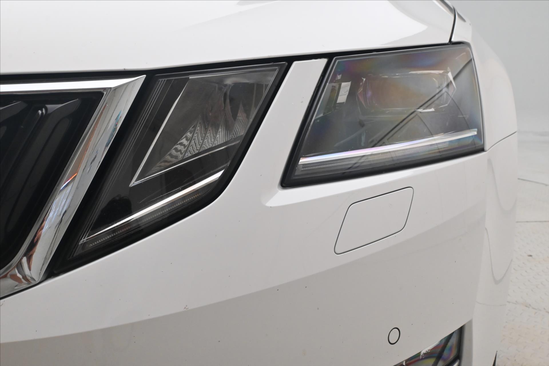 Hlavní fotografie vozu Škoda Octavia 1,5 TSI 110kW Style Záruka až 5 let (27)