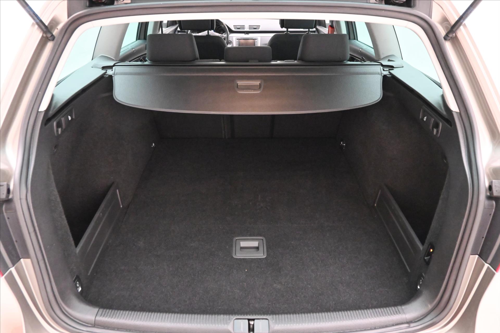 Main photo of the car Volkswagen Passat 2.0 TDI 103 kW Business Edition Panorama Warranty (10)