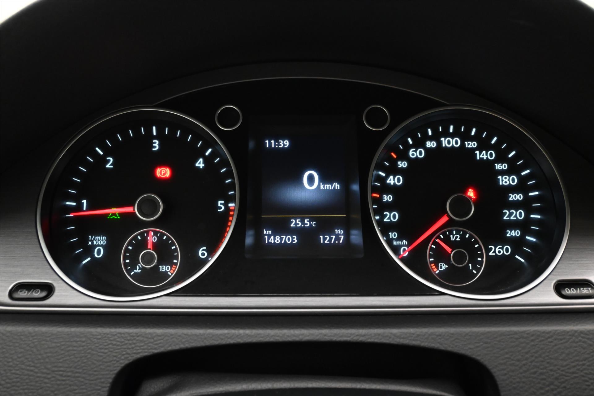 Main photo of the car Volkswagen Passat 2.0 TDI 103 kW Business Edition Panorama Warranty (16)