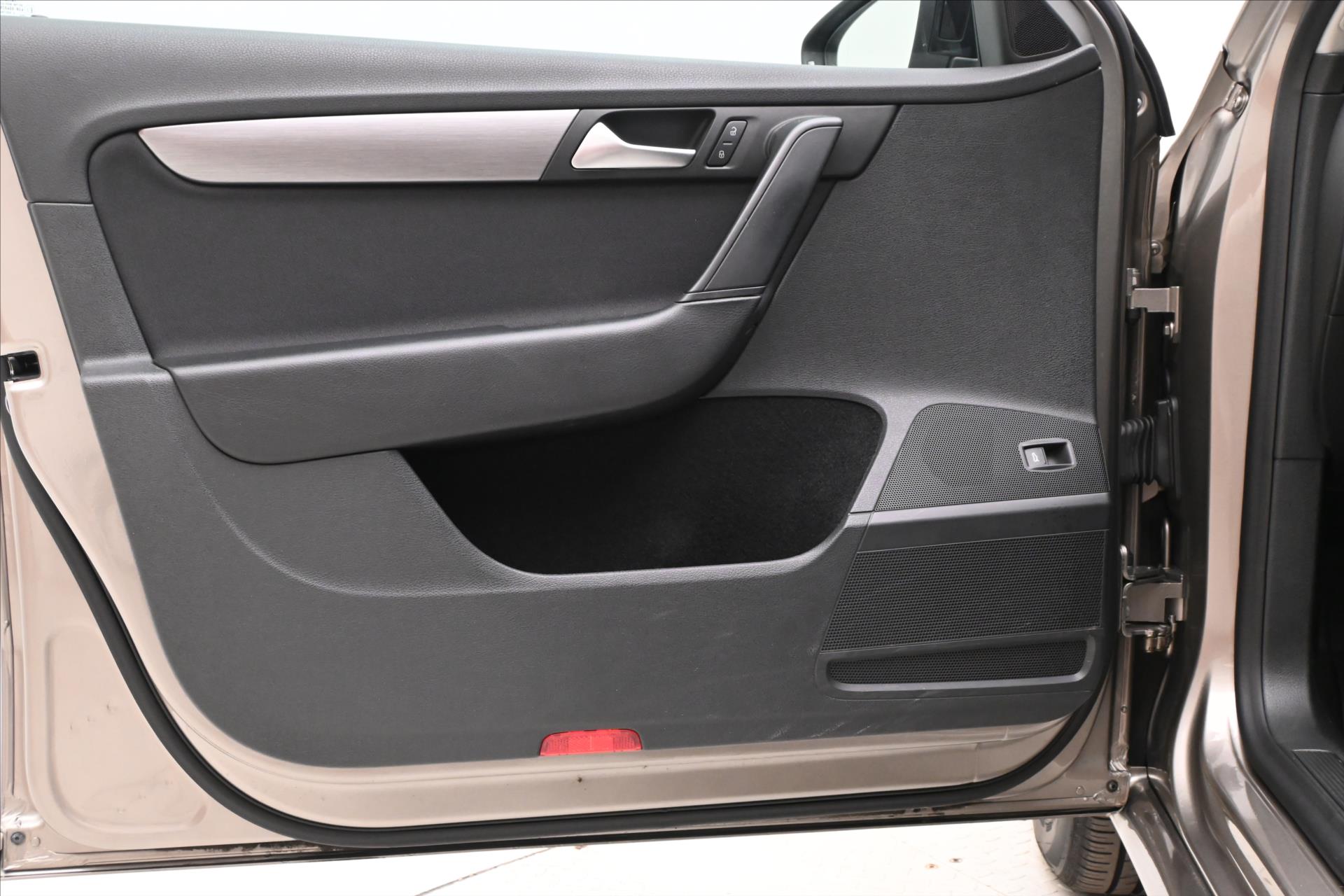 Main photo of the car Volkswagen Passat 2.0 TDI 103 kW Business Edition Panorama Warranty (24)