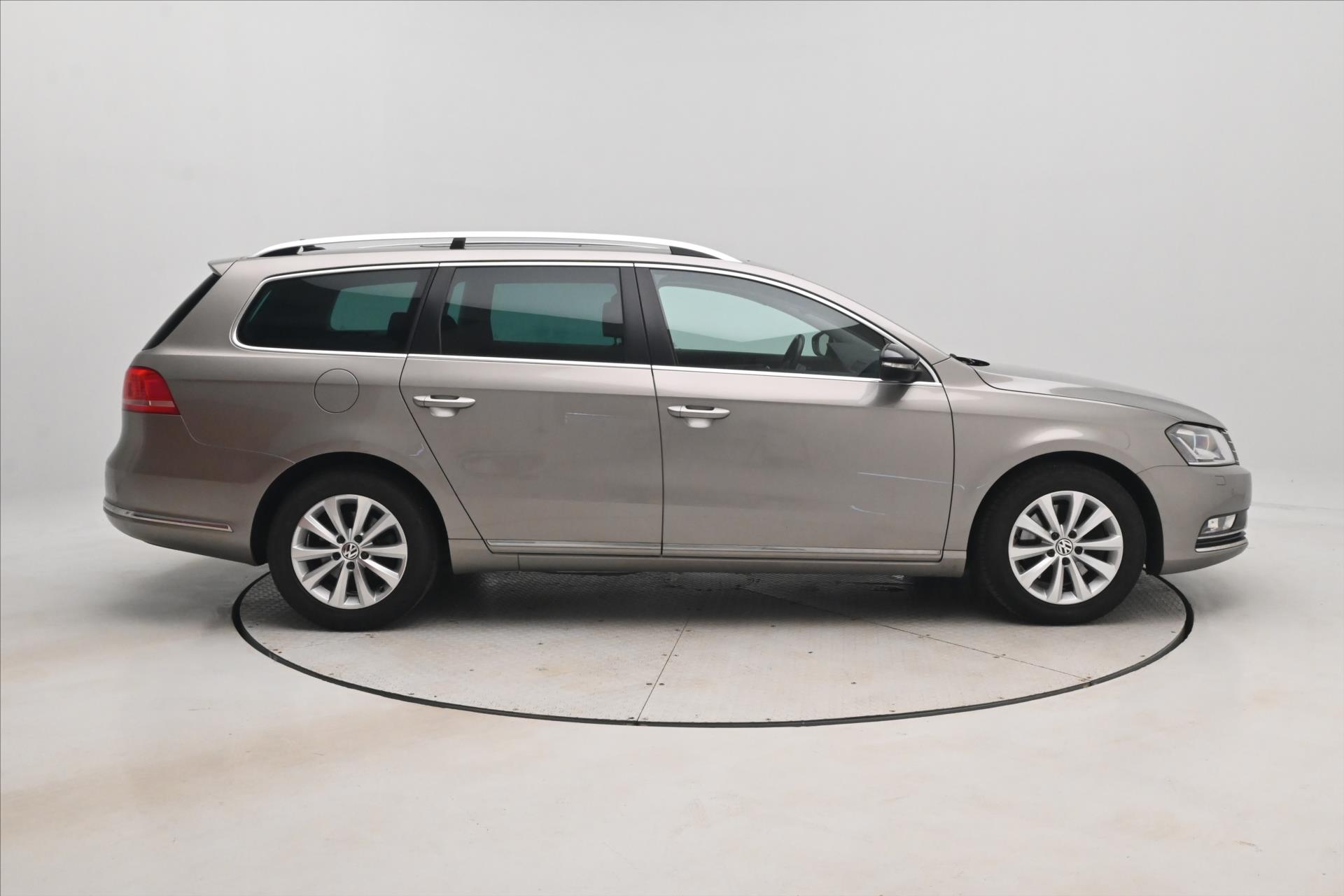 Main photo of the car Volkswagen Passat 2.0 TDI 103kW Business Edition Panorama Warranty (4)