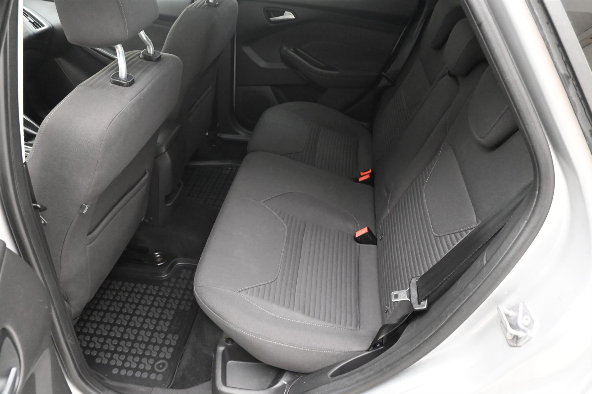 Hlavní fotografie vozu Ford Focus 1,5 TDCi 88 kW (14)