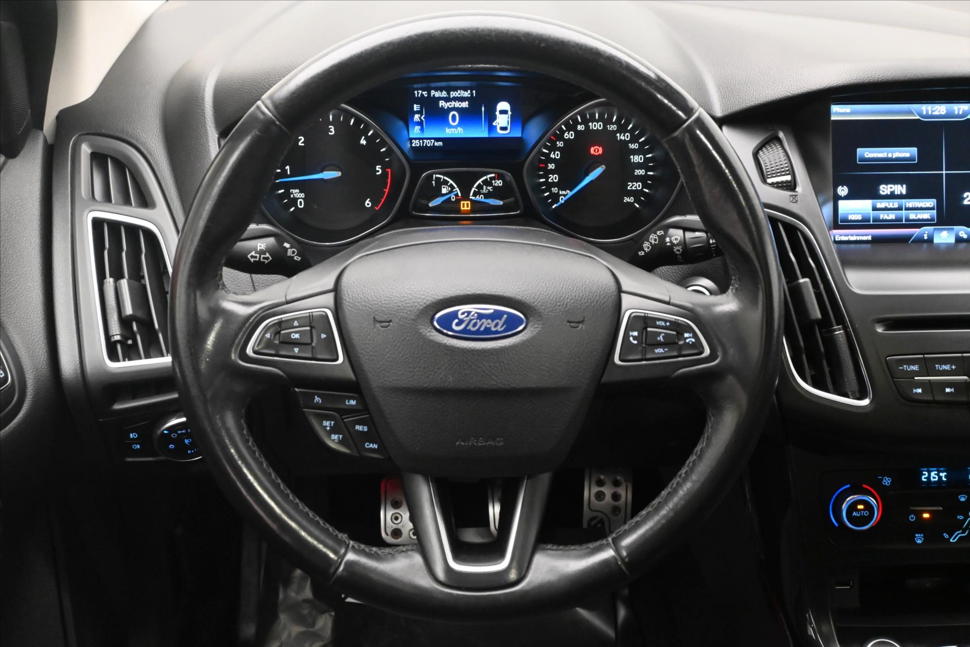 Hlavní fotografie vozu Ford Focus 1,5 TDCi 88 kW (18)