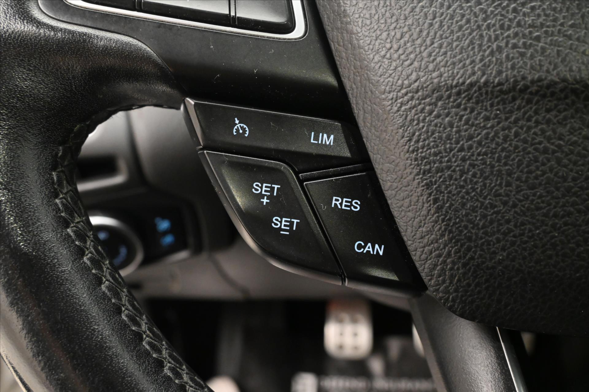 Hlavní fotografie vozu Ford Focus 1,5 TDCi 88 kW (22)