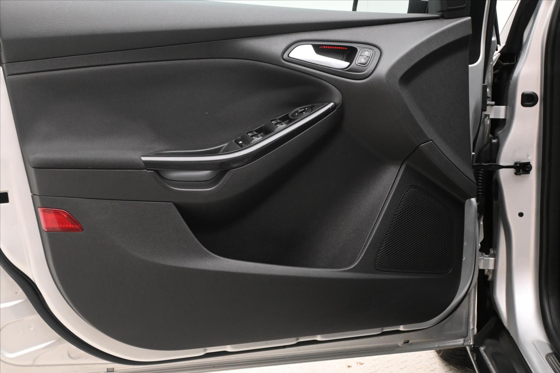 Hlavní fotografie vozu Ford Focus 1,5 TDCi 88 kW (23)