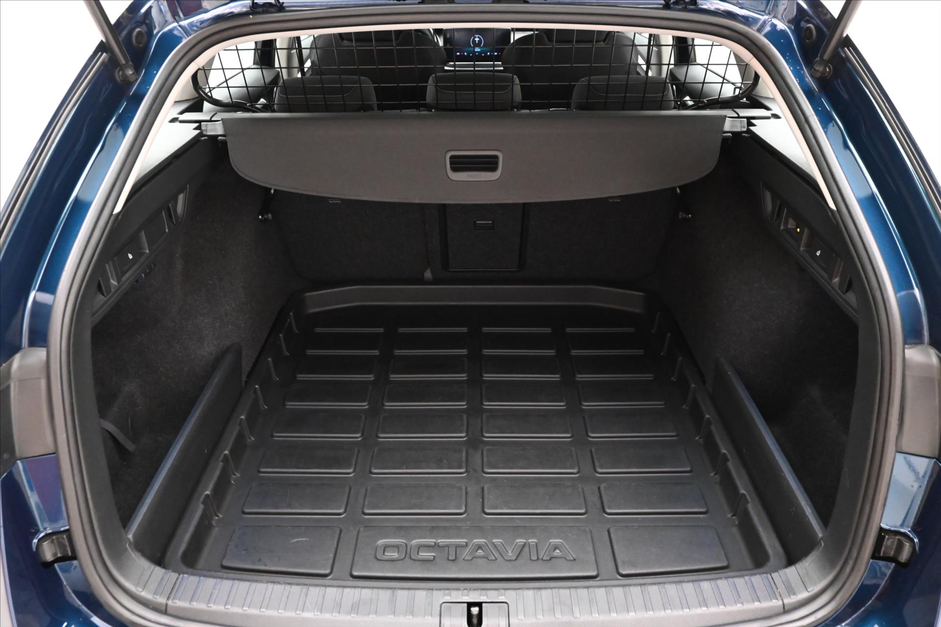 Hlavní fotografie vozu Škoda Octavia 2,0 TDI 110kW DSG Style Záruka až 5 let (10)