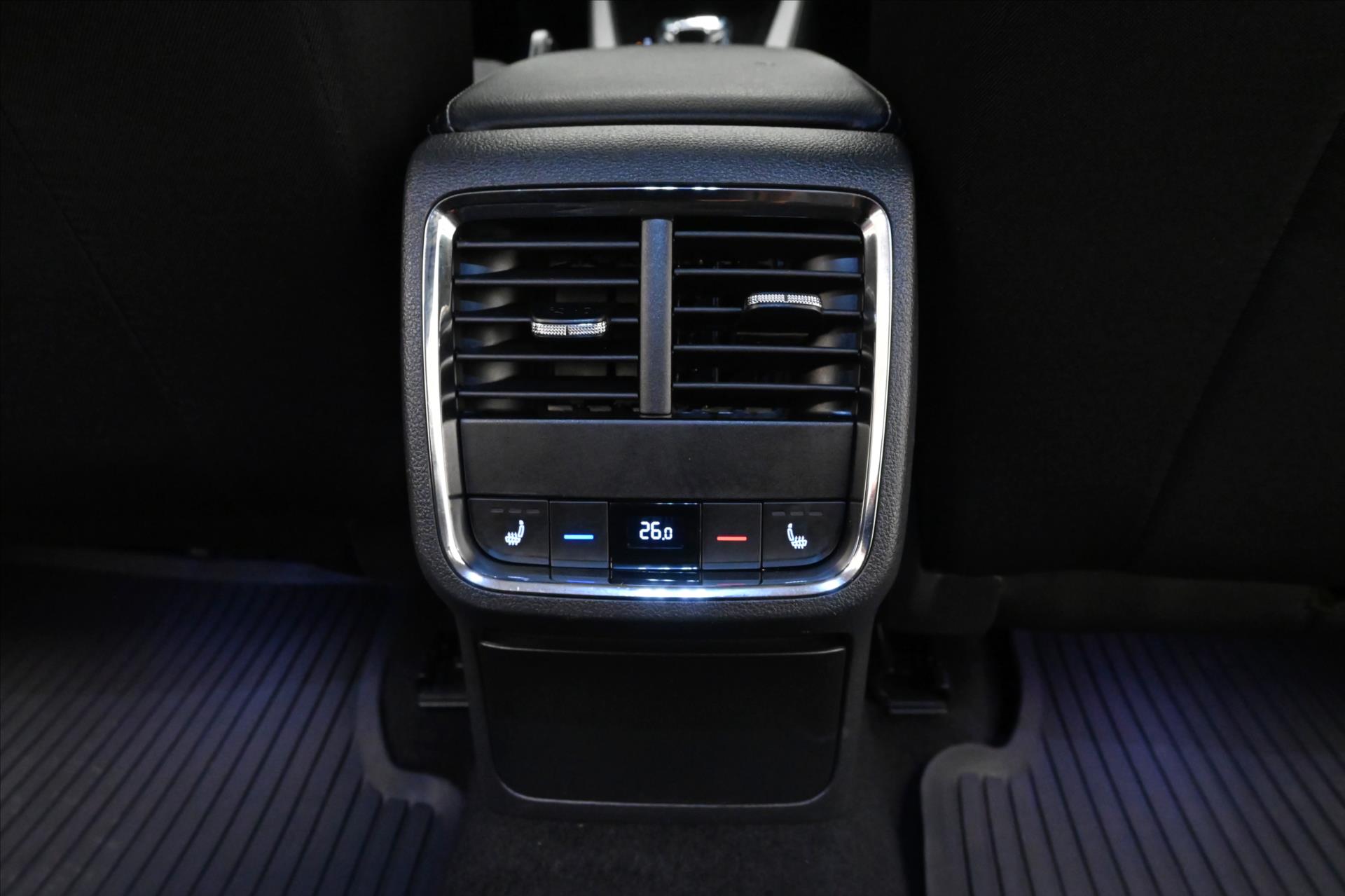 Hlavní fotografie vozu Škoda Octavia 2,0 TDI 110kW DSG Style Záruka až 5 let (22)