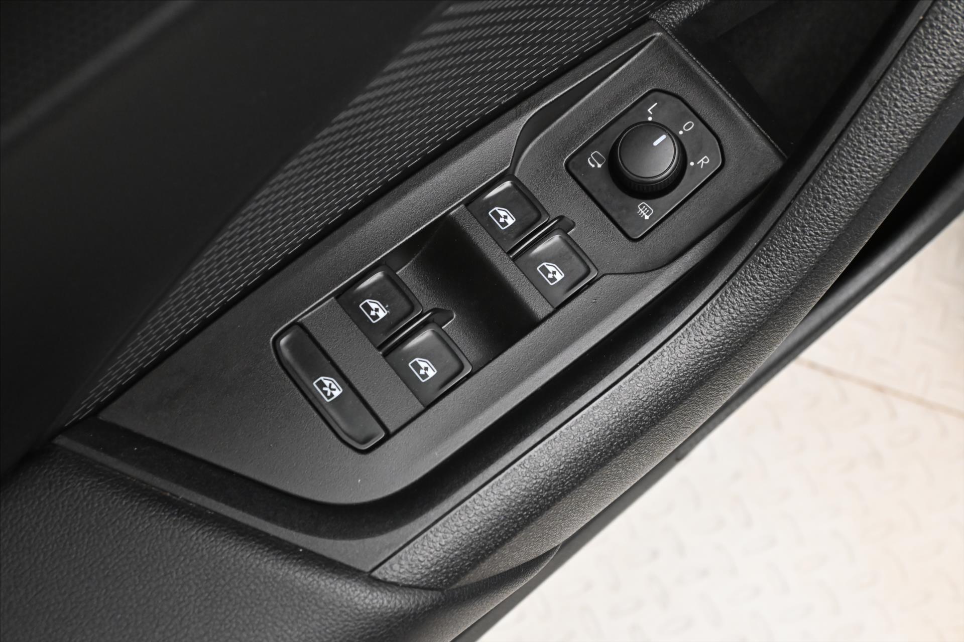 Main photo of the car Skoda Octavia 2.0 TDI 110kW DSG Style Warranty up to 5 years (27)