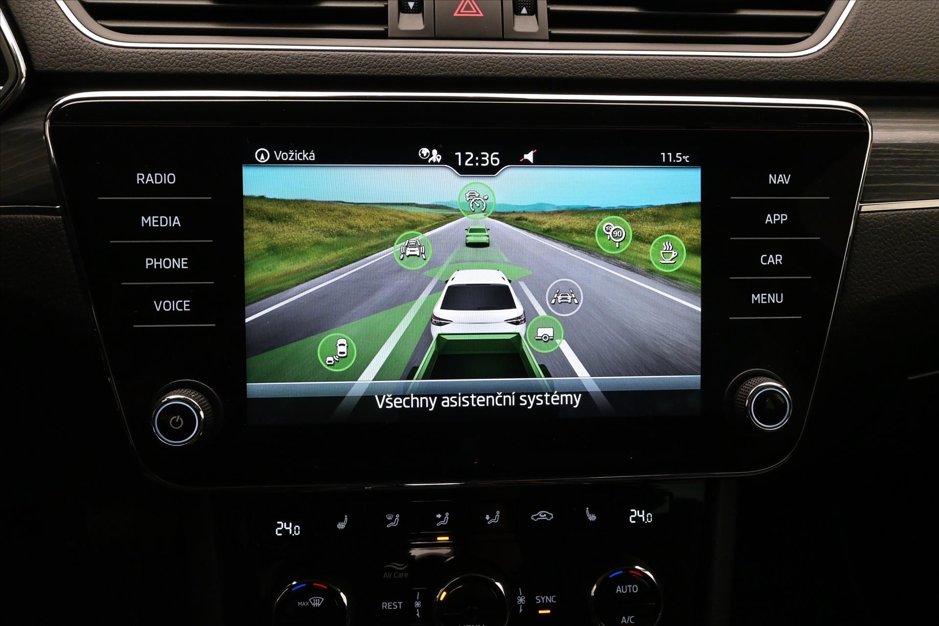 Hlavní fotografie vozu Škoda Superb 2,0 TDI 110 KW DSG STYLE Záruka až 5 let (19)