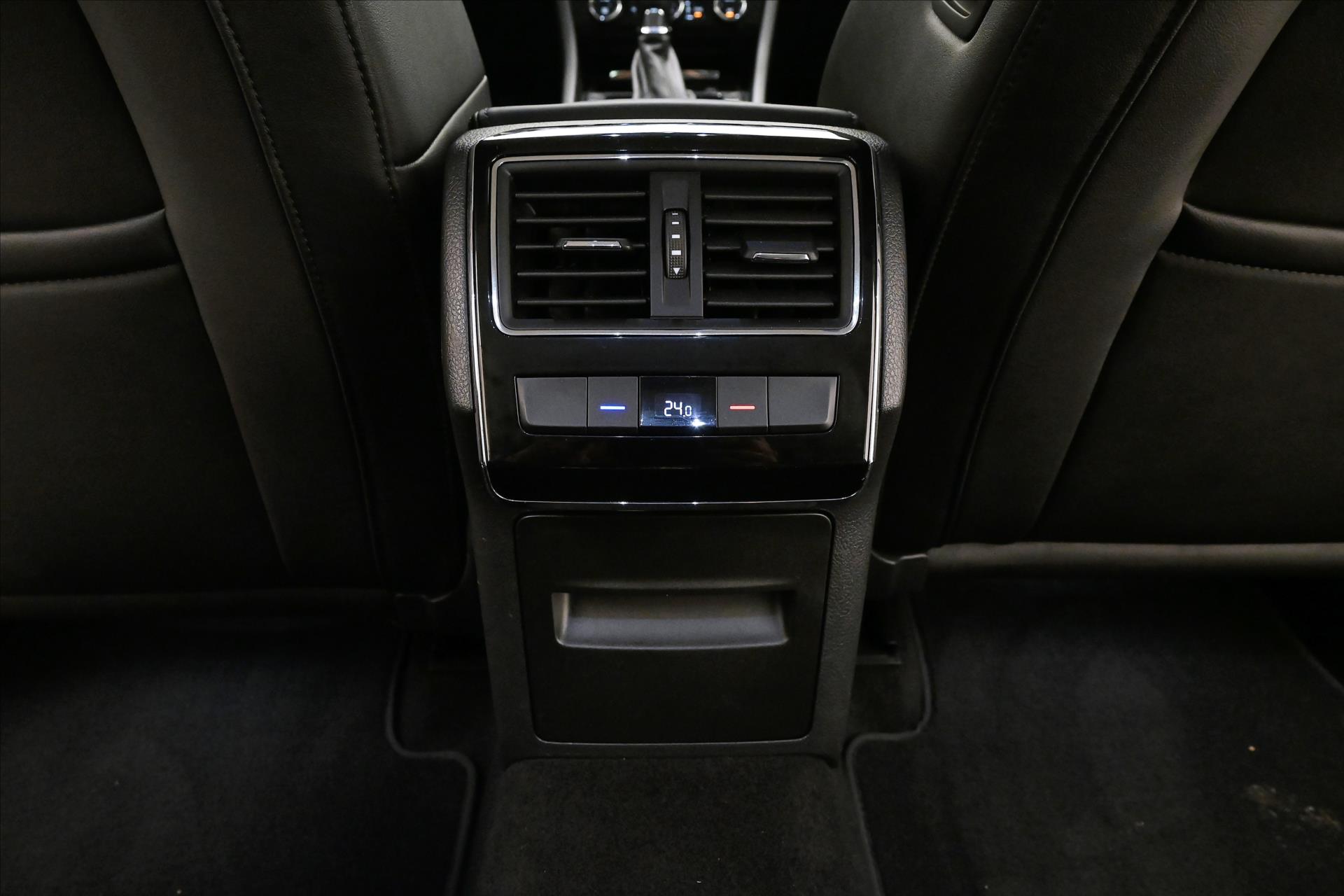 Hlavní fotografie vozu Škoda Superb 2,0 TDI 110 KW DSG STYLE Záruka až 5 let (22)