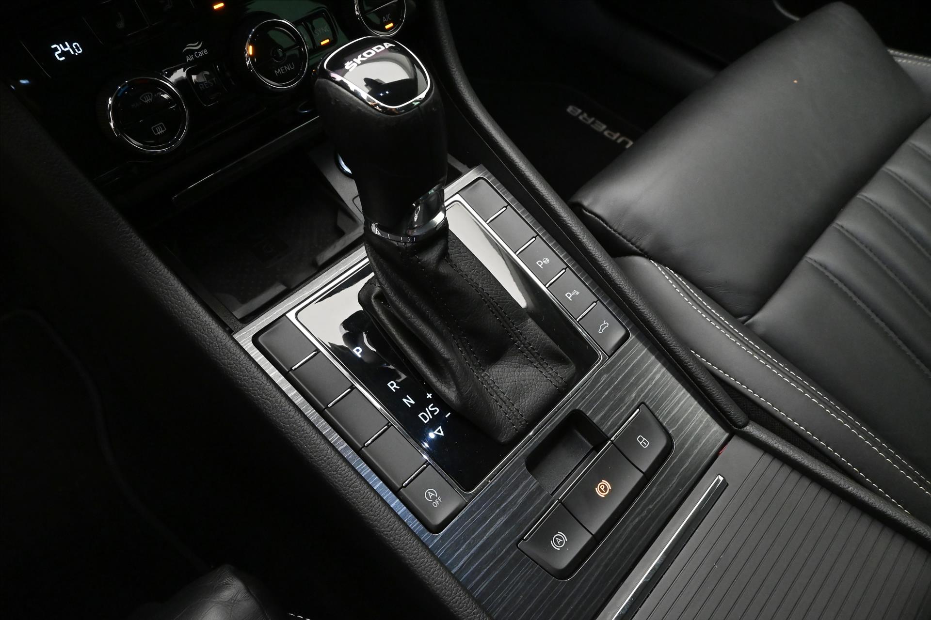 Hlavní fotografie vozu Škoda Superb 2,0 TDI 110 KW DSG STYLE Záruka až 5 let (23)