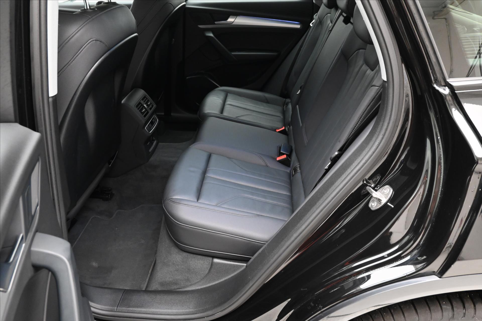 Hlavní fotografie vozu Audi Q5 2,0 40TDI 150kW 4x4 S-Tronic Záruka až 5 let (14)